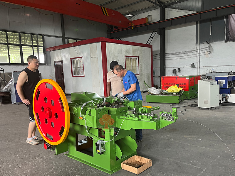 Clout Nail Making Machine Z94-4C Model